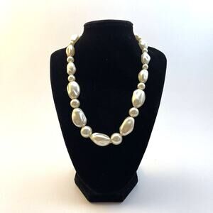 Vintage Necklace Gold Tone Acrylic Chunky Faux Pearl Beaded 16” B#6